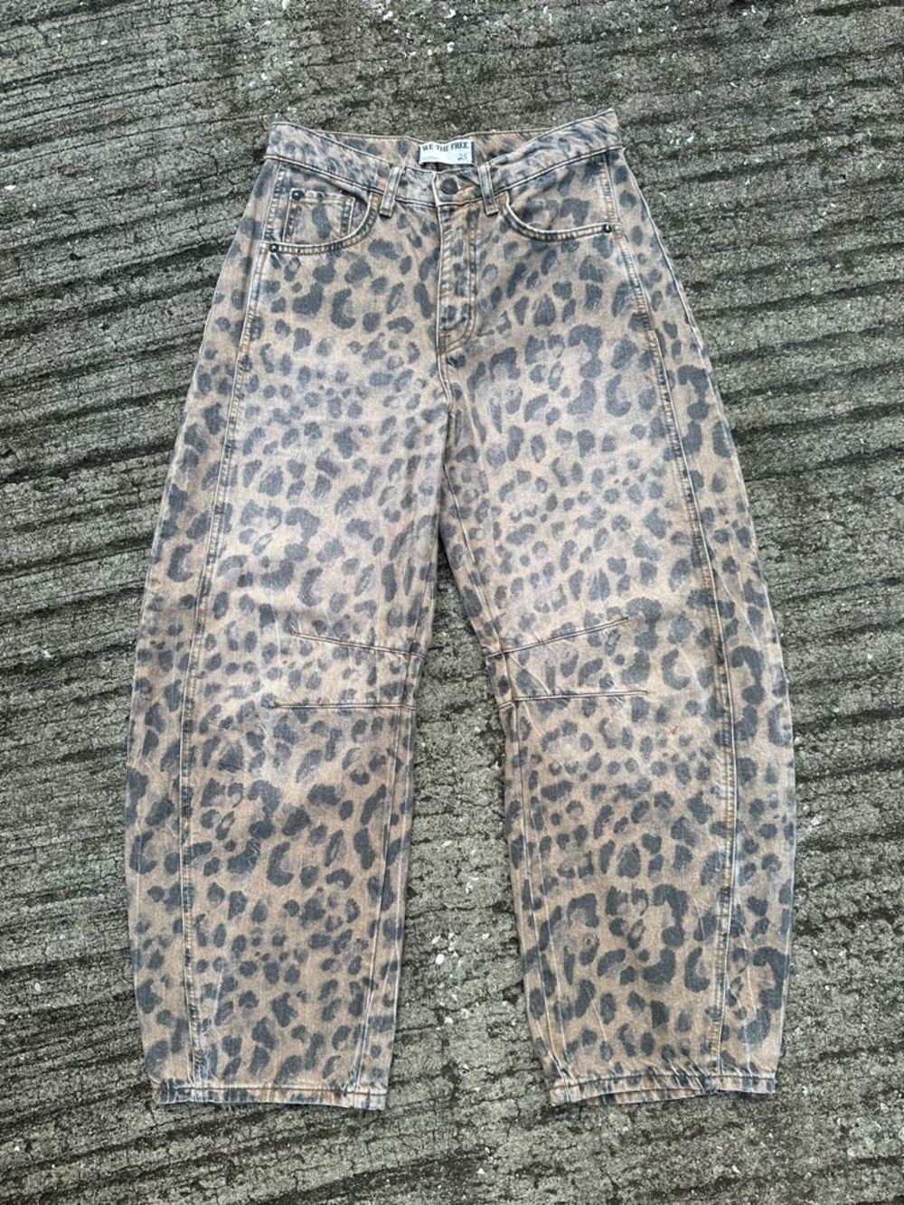 Free People Good Luck Barrel Jeans Leopard 25 - Picture 3 of 8